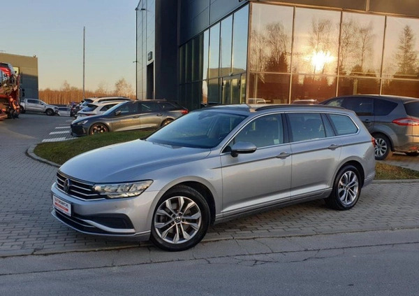 Volkswagen Passat cena 102900 przebieg: 70044, rok produkcji 2020 z Kraków małe 172